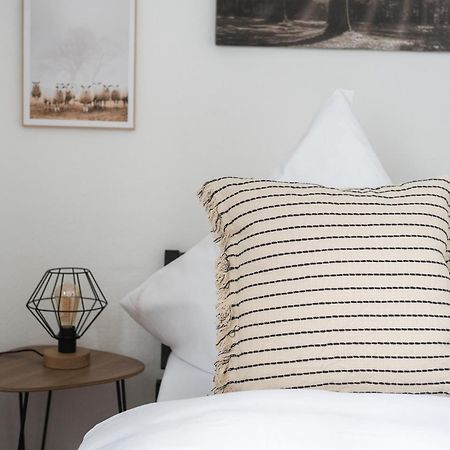 1-4 Gaeste Wohnung W-Lan, Netflix, Amazon, Parken, Arbeitsplatz, 24H Check In ,Vollausgestattet Kueche, Handtuecher Seife U,V,M Fuer Geschaeftsreisende, Paare, Familien , Datteln Bagian luar foto